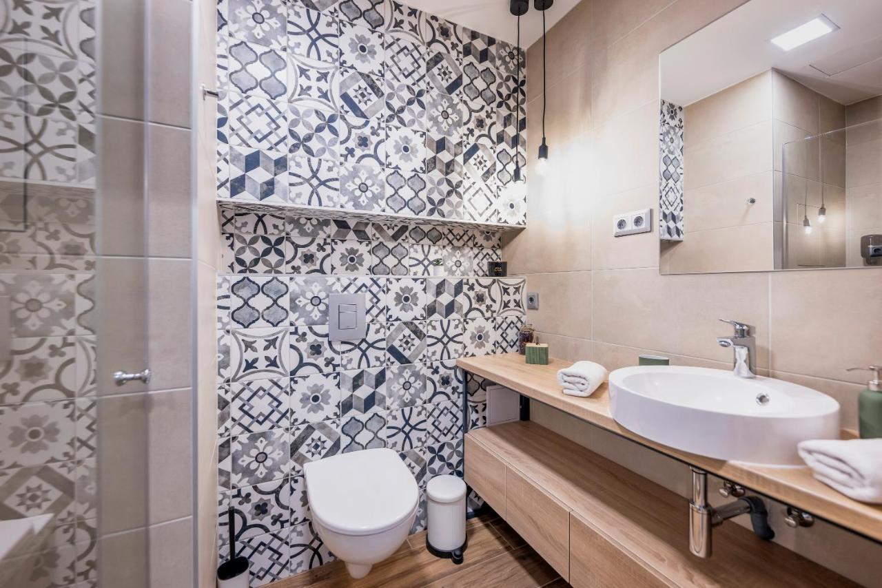 Amade Apartmanok 1 杰尔 客房 照片